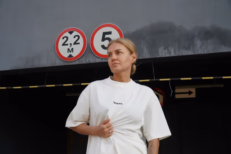 Футболка жіноча оверсайз молочна бавовна IZIWAY — фото 8, колір молоко