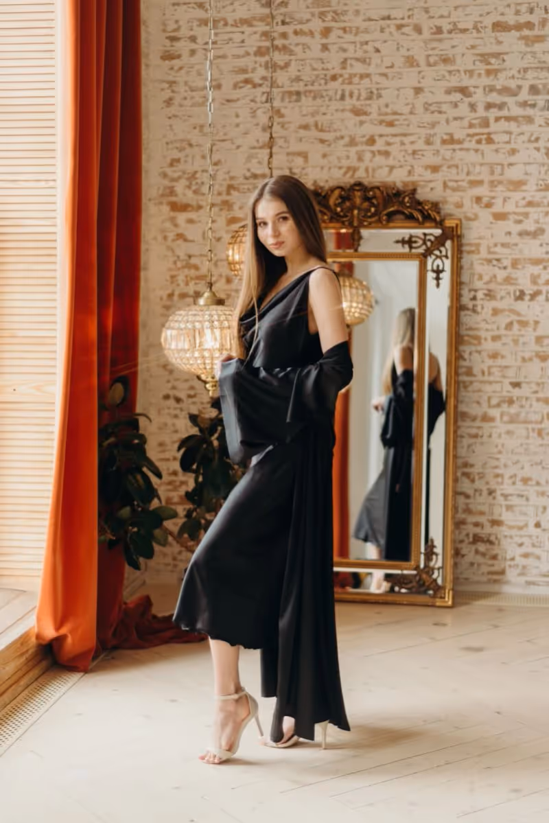 Довгий чорний шовковий жіночий халат Lingerie — модель 991-1Д L/XL — фото 1, колір Чорний